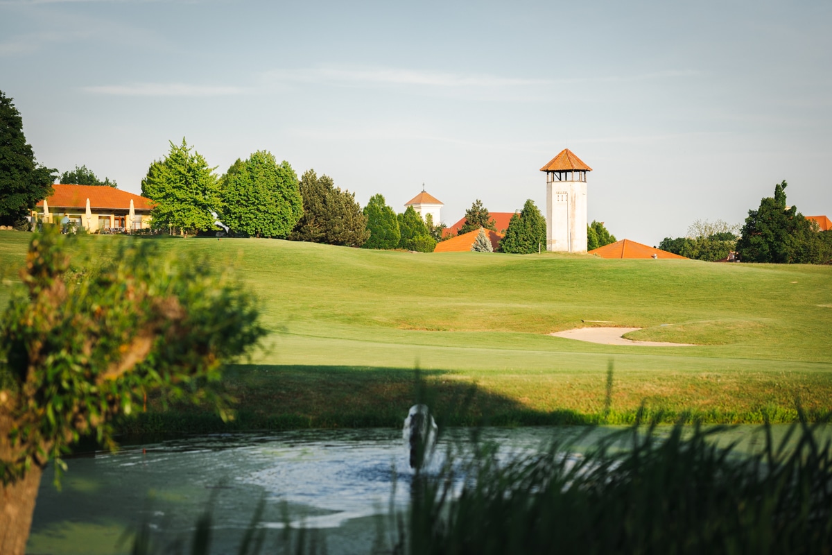 Golf Hotel
